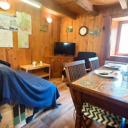 Refuge La-hournere Feriehus *