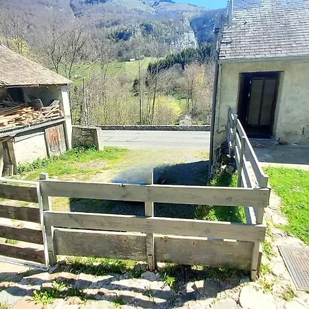 Refuge La-hournere Feriehus *